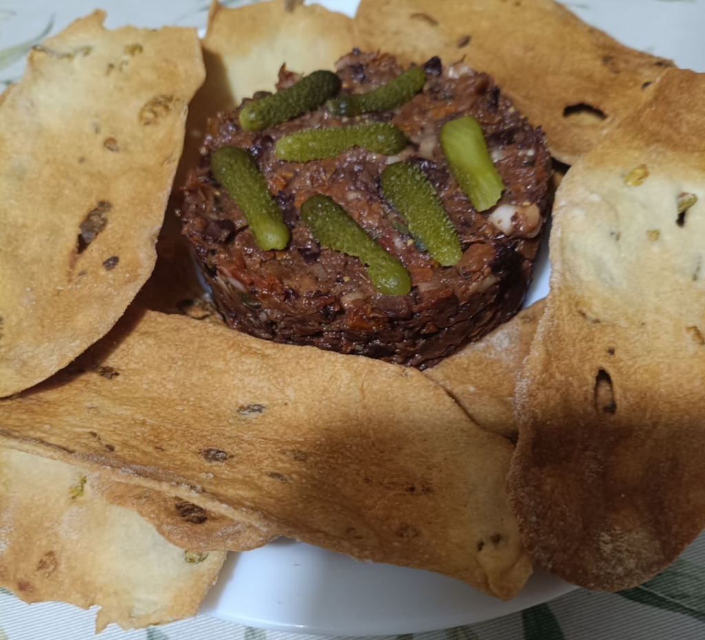 Tartar de tomate y aceitunas