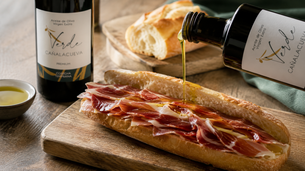 bocadillo de jamon con aceite